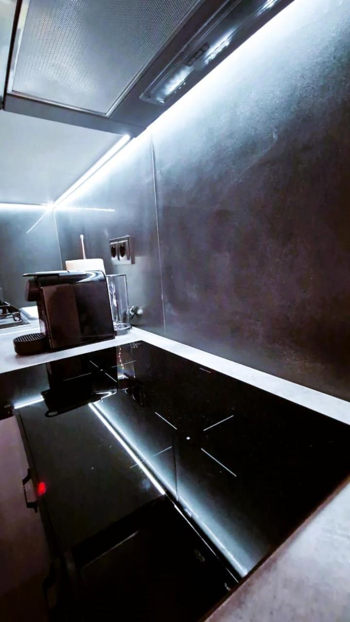 Apartamento Essel Noir - A Hidden Gem With A Magnificent Acropolis View Atenas Exterior foto