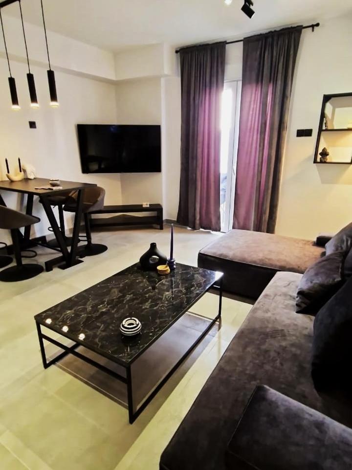 Apartamento Essel Noir - A Hidden Gem With A Magnificent Acropolis View Atenas Exterior foto